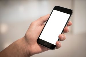 Jak włączyć tryb awaryjny w telefonie?