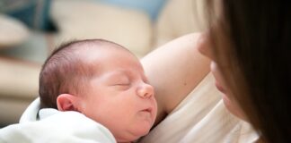 Czy klej Mamut klei metal?